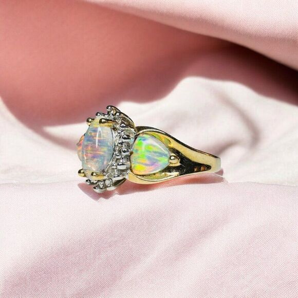 VINTAGE- 10k Gold -Natural Marquise Opal & Halo Diamond Ring -Sz 7- 3.5g - Picture 2 of 16